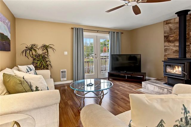 4 of 58 - 3505 Harris Cres, Qualicum Beach, BC