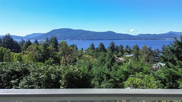 2 of 31 - 129 Sunset Dr, Salt Spring, BC