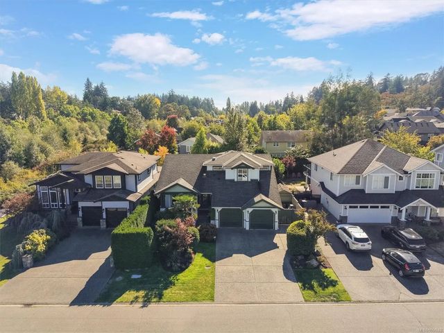 4 of 61 - 4122 Hatfield Rd, Saanich, BC