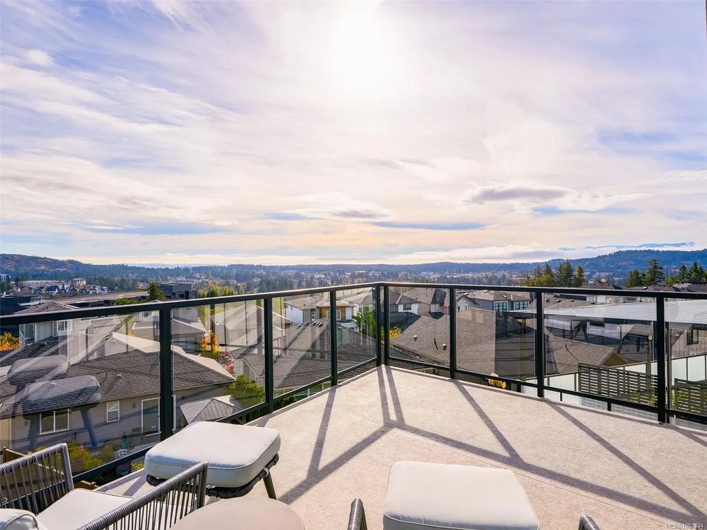 2403 Azurite Cres, Langford