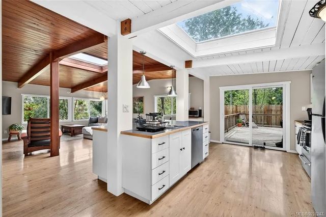 2 of 30 - 1465 North End Rd, Salt Spring, BC