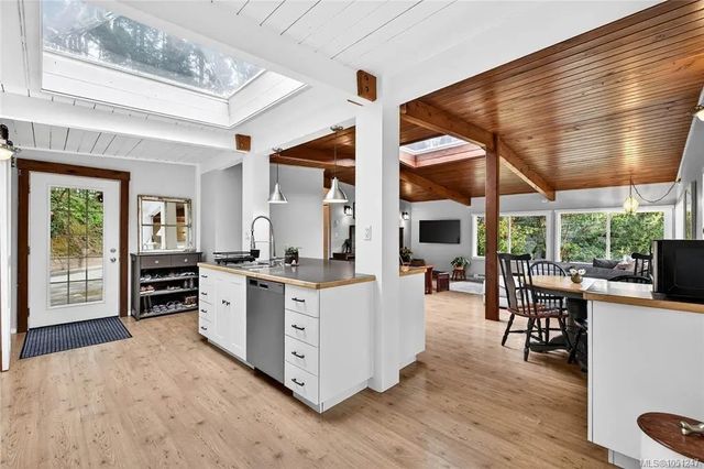 3 of 30 - 1465 North End Rd, Salt Spring, BC