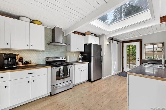 4 of 30 - 1465 North End Rd, Salt Spring, BC
