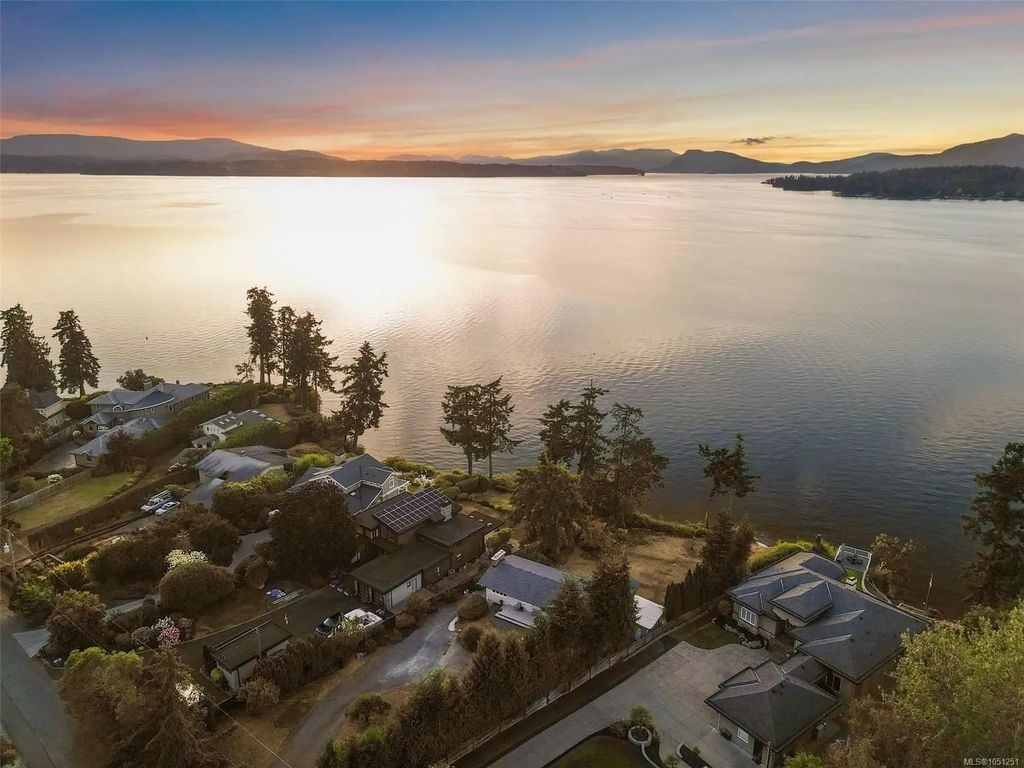 9760 Glynnwood Park Rd, North Saanich