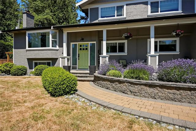 2 of 50 - 800 Alvarado Terr, Saanich, BC
