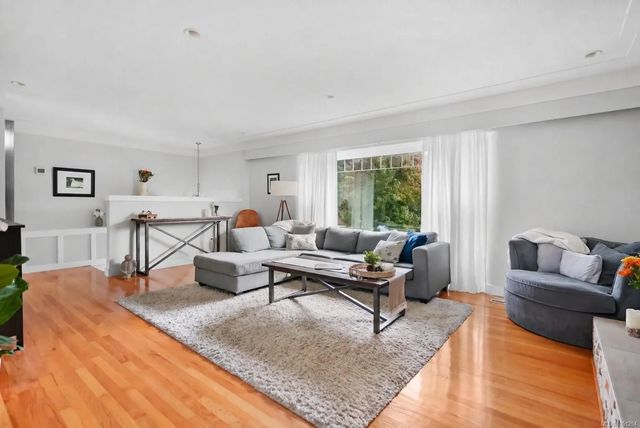 5 of 50 - 800 Alvarado Terr, Saanich, BC