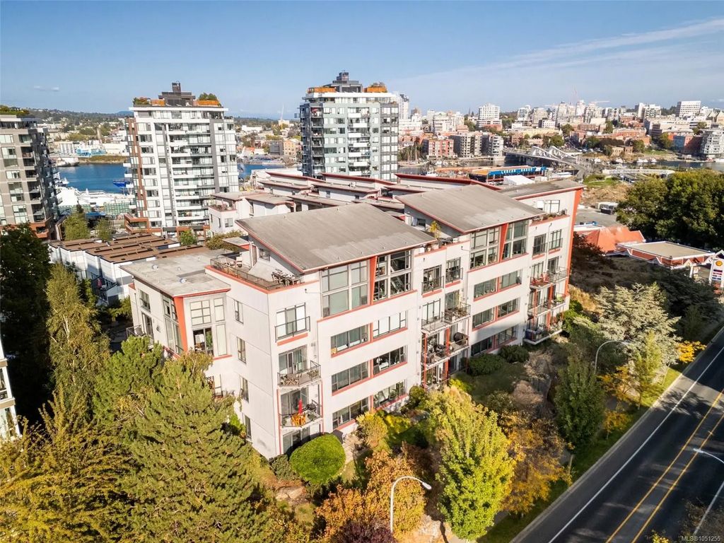 455 Sitkum Rd 212, Victoria