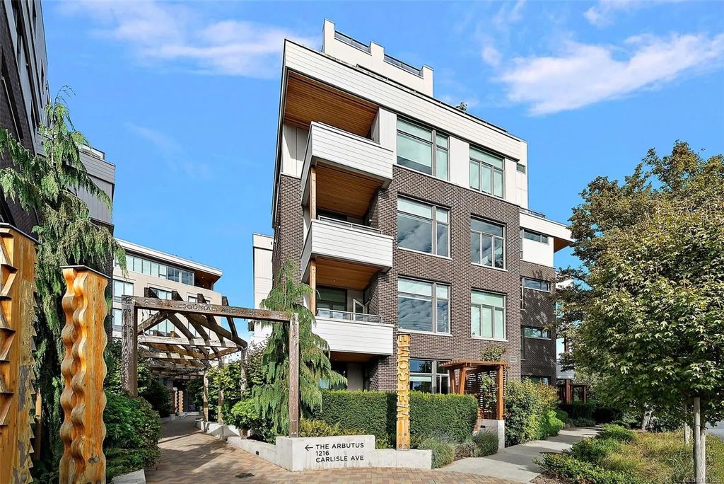 1216 Carlisle Ave 404, Esquimalt