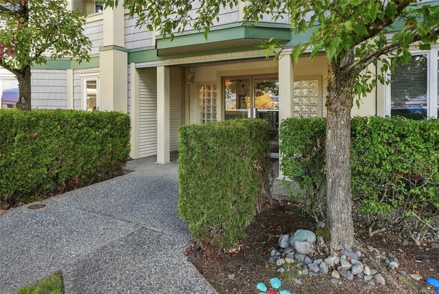 2 of 43 - 4971 Songbird Pl 205, Nanaimo, BC