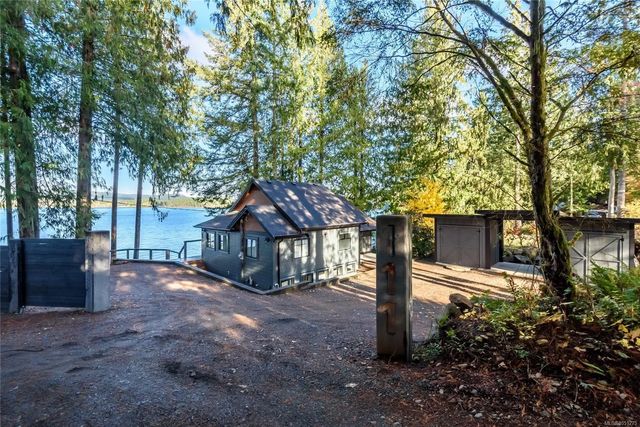 2 of 96 - 111 Horbury Rd, Cumberland, BC