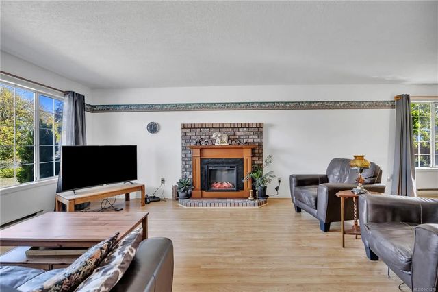 3 of 50 - 702 Forsyth Ave, Parksville, BC