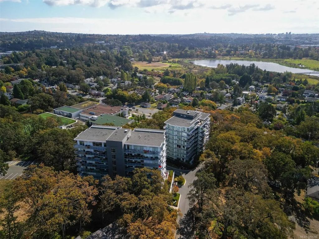 4011 Rainbow Hill Lane 703, Saanich