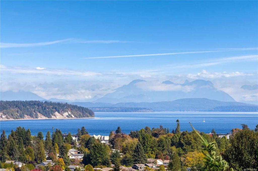 696 Pacific Heights Lane, Campbell River