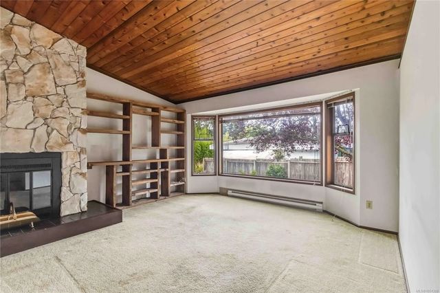3 of 26 - 946 Paconla Pl, Central Saanich, BC