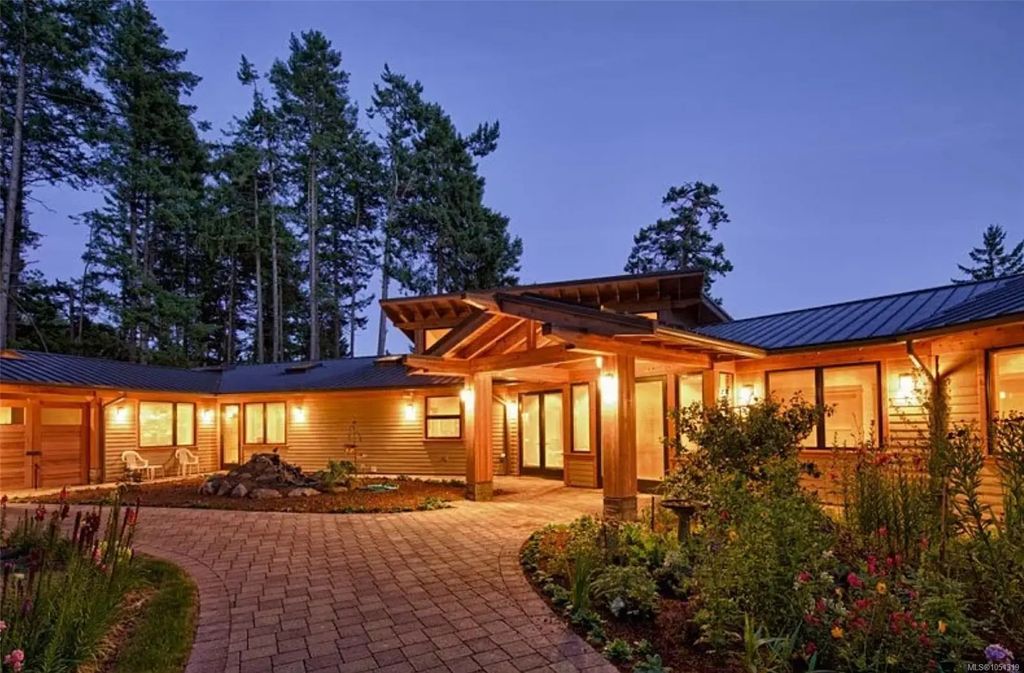 202 Old Scott Rd, Salt Spring