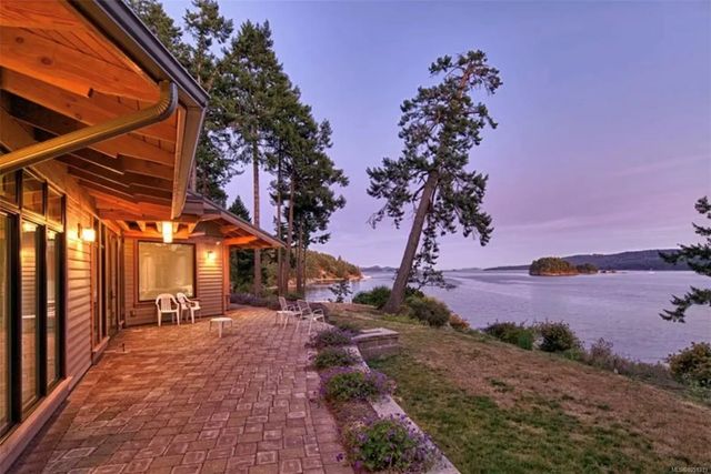 3 of 22 - 202 Old Scott Rd, Salt Spring, BC