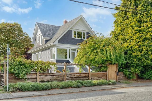2 of 51 - 1200 Hampshire Rd, Oak Bay, BC