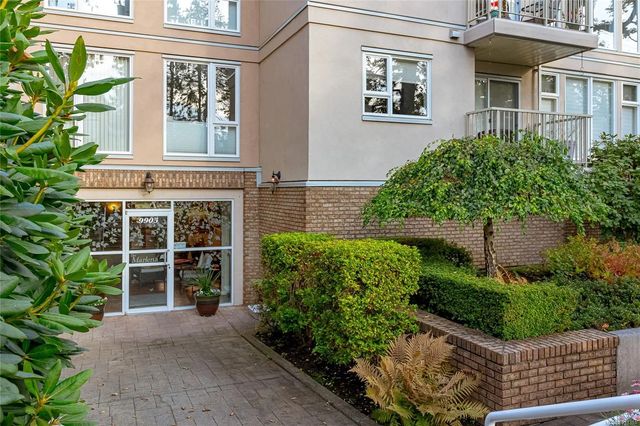 2 of 40 - 9905 Fifth St 201, Sidney, BC