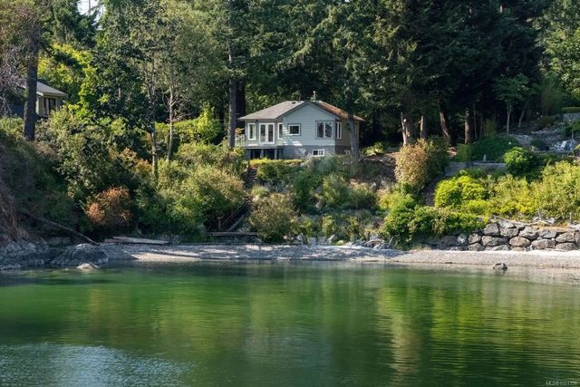 2 of 46 - 389 Moses Point Rd, North Saanich, BC