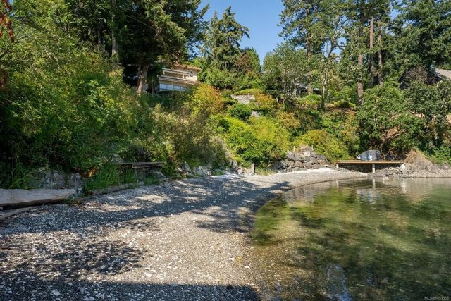 5 of 46 - 389 Moses Point Rd, North Saanich, BC