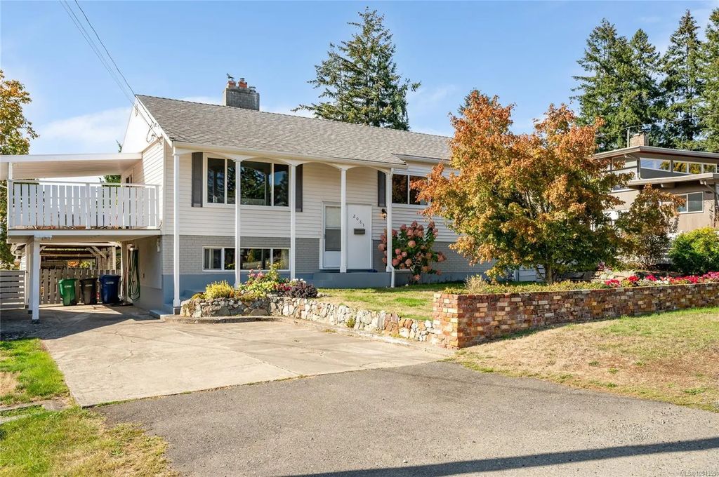 2061 Forest Dr, Nanaimo