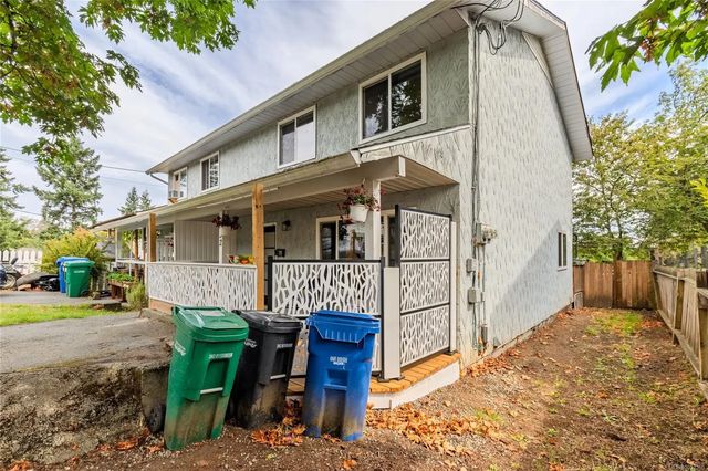 2 of 52 - 832 Holly Hill Rd, Nanaimo, BC