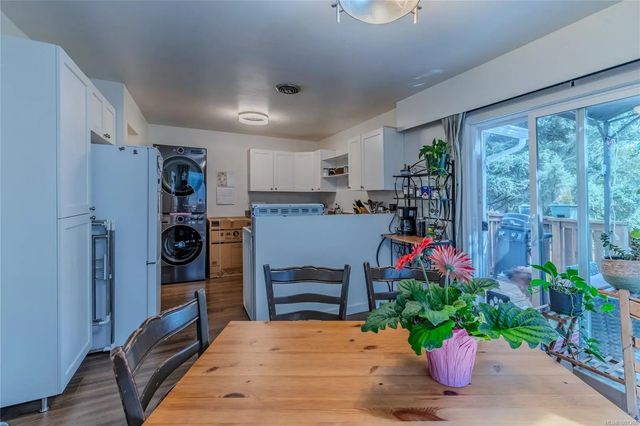 5 of 52 - 832 Holly Hill Rd, Nanaimo, BC