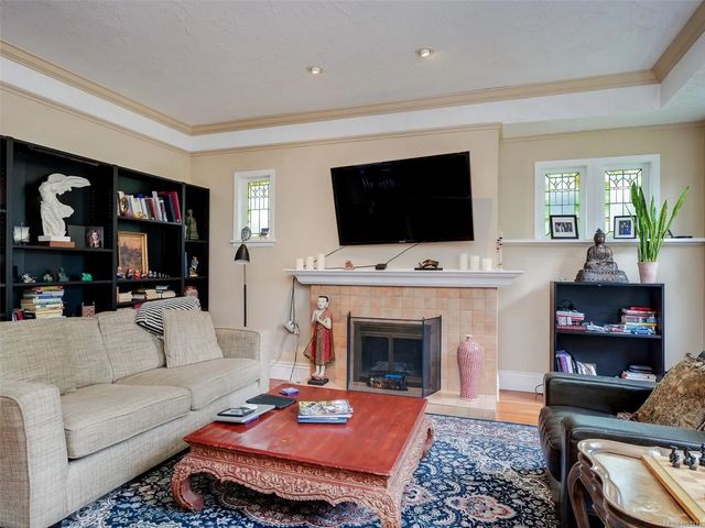2 of 25 - 1240 Victoria Ave, Oak Bay, BC