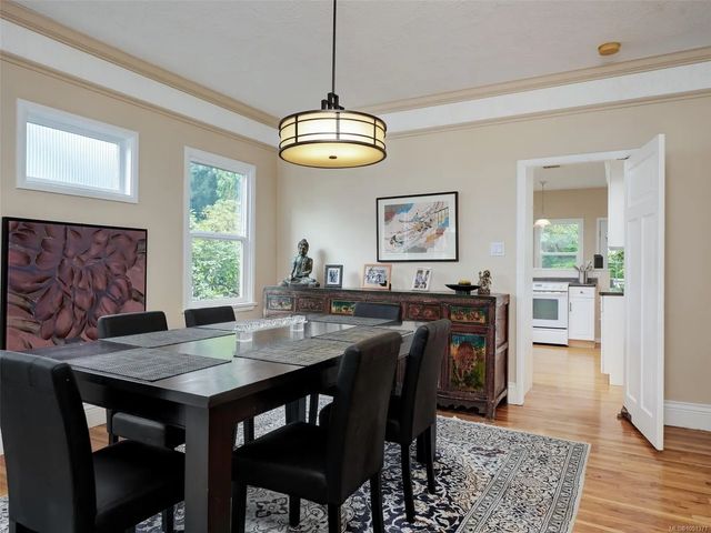 5 of 25 - 1240 Victoria Ave, Oak Bay, BC