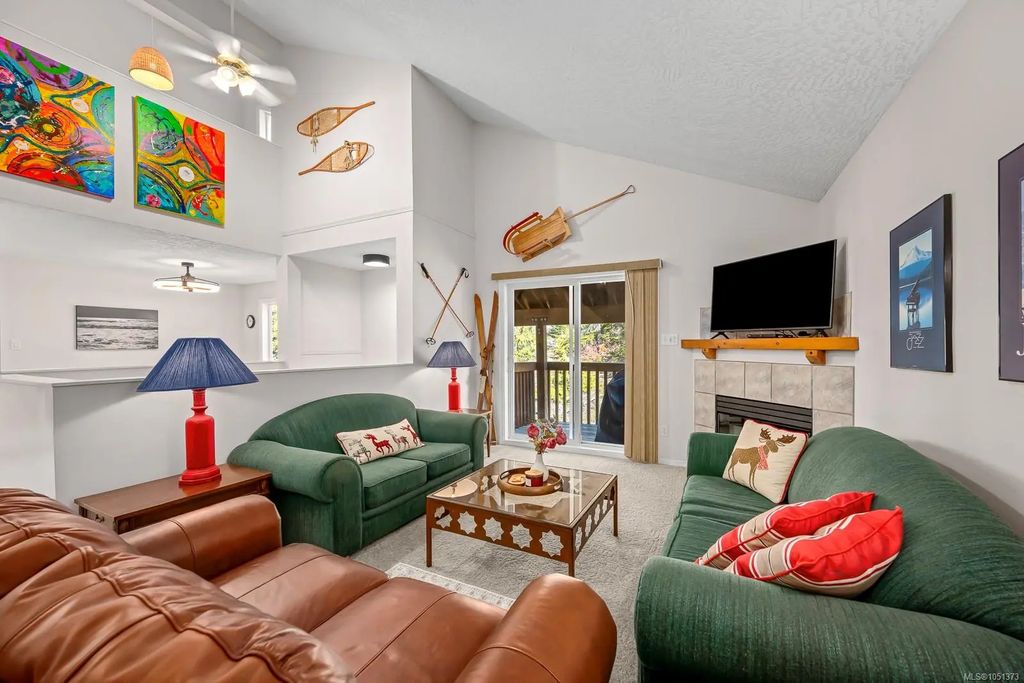 828 Washington Way C, Courtenay