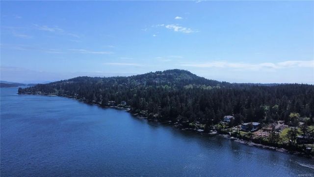 2 of 46 - 760 Lands End Rd, North Saanich, BC