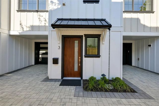 3 of 68 - 2268 Bowker Ave 3, Oak Bay, BC