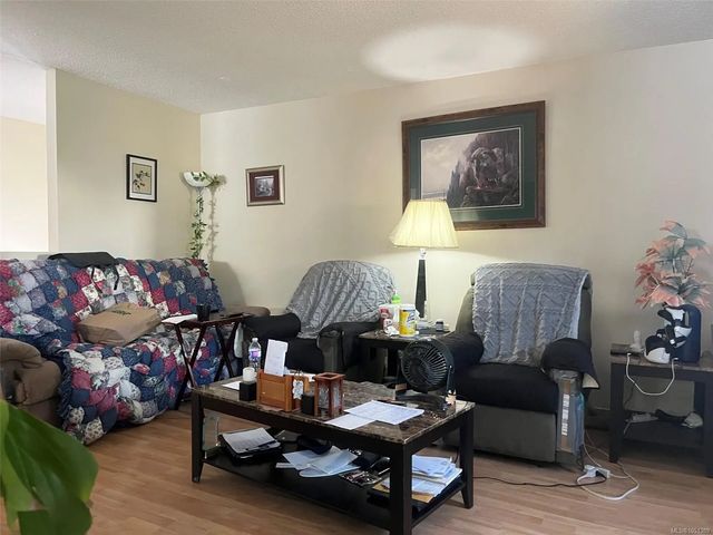 4 of 17 - 61 View St, Nanaimo, BC