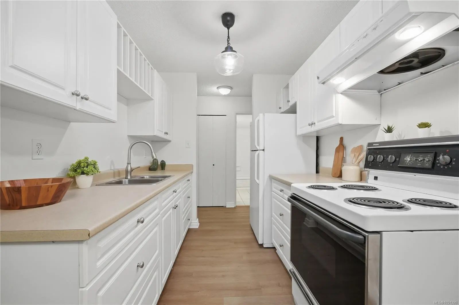 Victoria Real Estate - MLS # 1051390, Residential real estate for Sale in , MLS Listings # 1051390