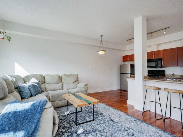 5 of 27 - 1156 Colville Rd 407, Esquimalt, BC
