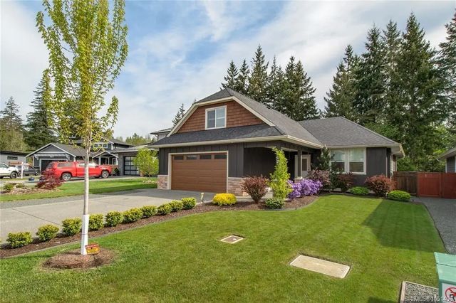 2 of 39 - 782 Salal St, Campbell River, BC