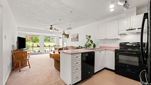 4 of 45 - 1201 Henry Rd 502, Courtenay, BC