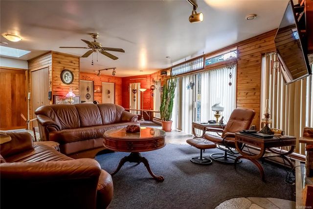 3 of 38 - 1698 Millstream Rd, Highlands, BC