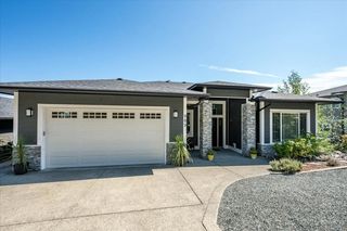 909 Hanington Rd, Ladysmith
