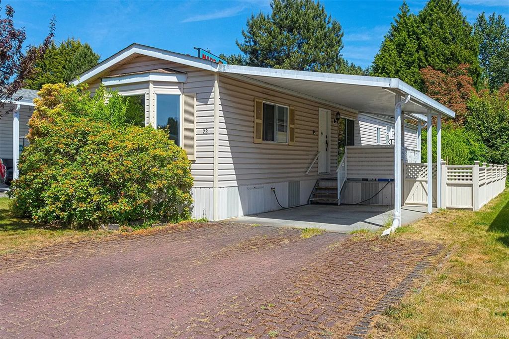 7583 Central Saanich Rd 23, Central Saanich