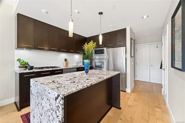 3 of 28 - 3223 Selleck Way 204, Colwood, BC