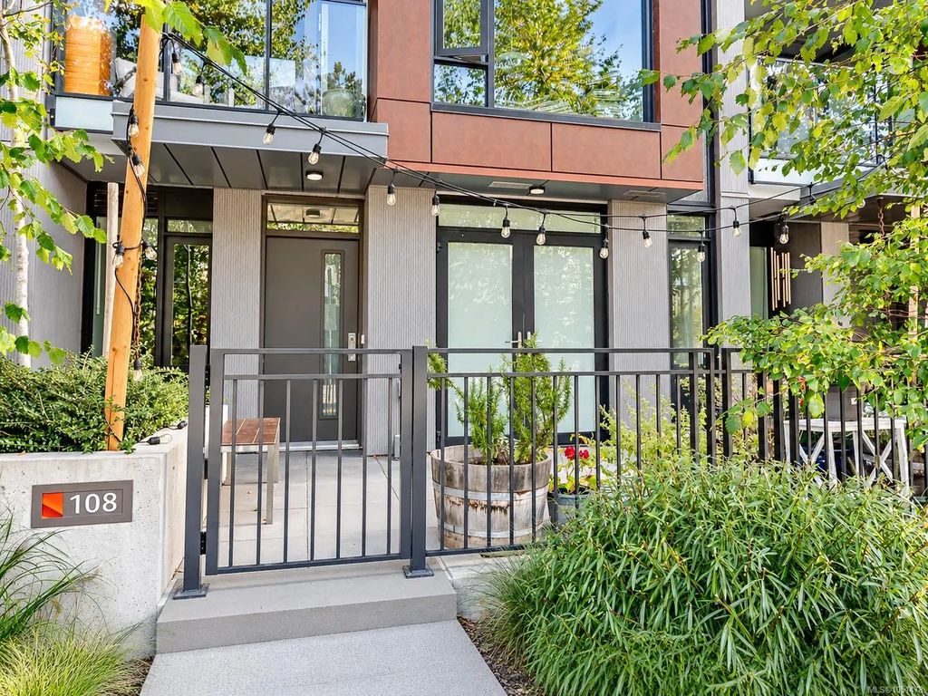 369 Tyee Rd 108, Victoria