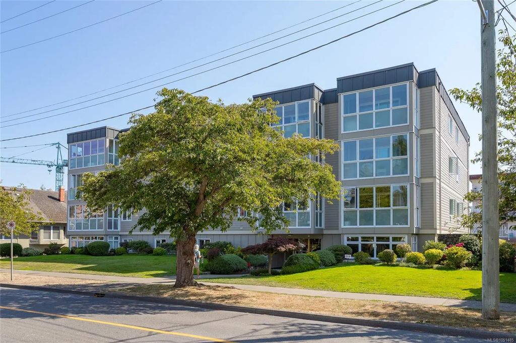 1035 Southgate St 203, Victoria