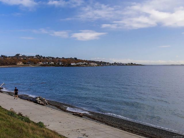 4 of 38 - 1480 Dallas Rd, Victoria, BC