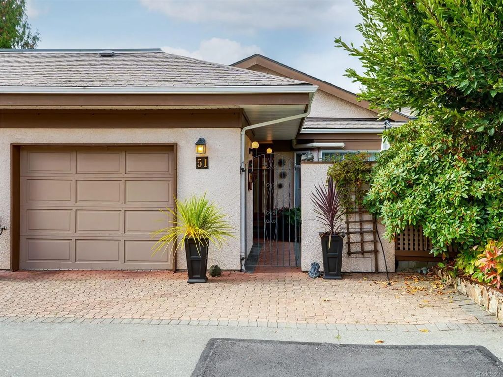 901 Kentwood Lane 51, Saanich
