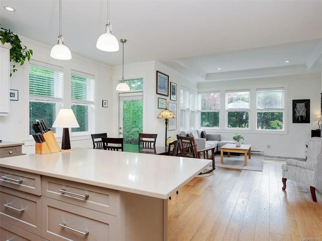 2 of 35 - 7045 Wallace Dr A, Central Saanich, BC