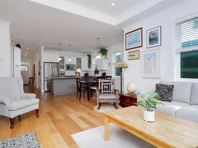 3 of 35 - 7045 Wallace Dr A, Central Saanich, BC