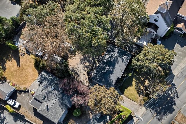 3 of 54 - 847 Old Esquimalt Rd, Esquimalt, BC