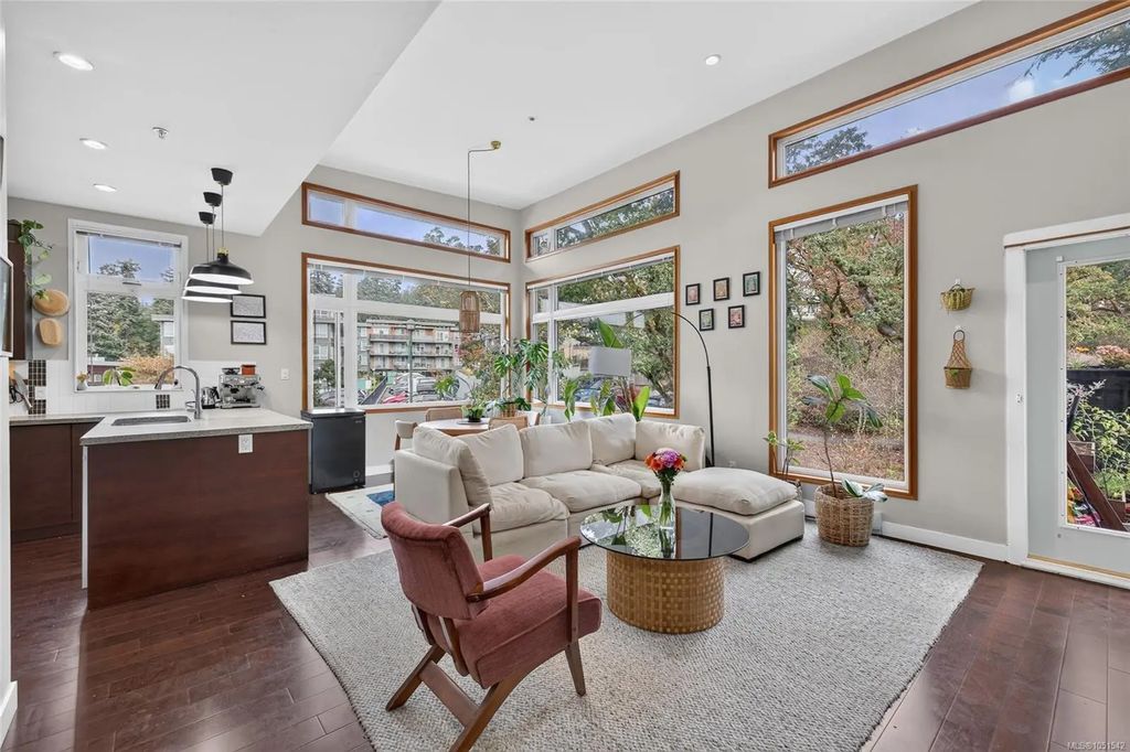 170 Nursery Hill Dr 307, View Royal
