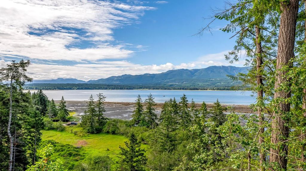6161 Lacon Rd, Denman Island
